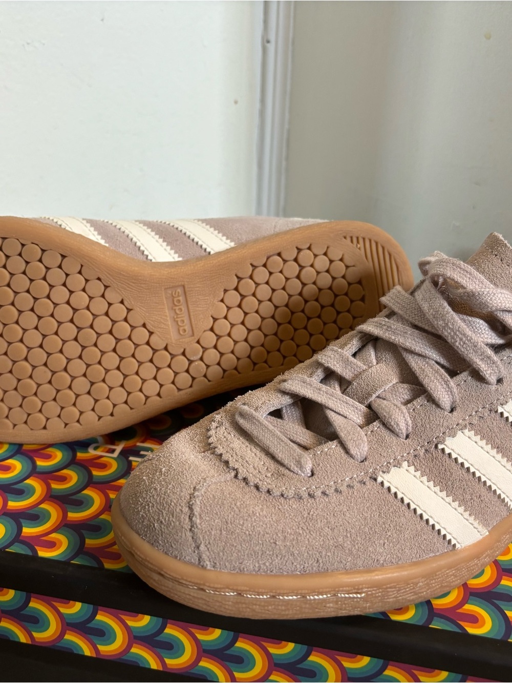 Adidas Stadt Wonder Taupe Sneakers 6 - Picture 1 of 5